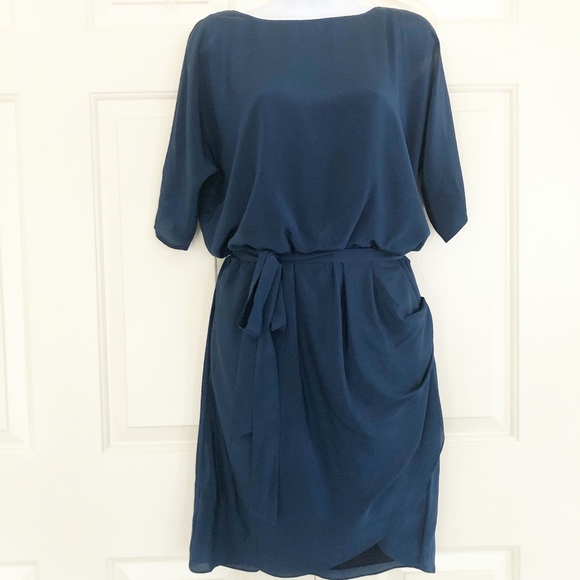 Aijek Dresses & Skirts - NWT Aijek Silk Dress With Side Gather Cold Shoulder Relaxed Fit Size 4